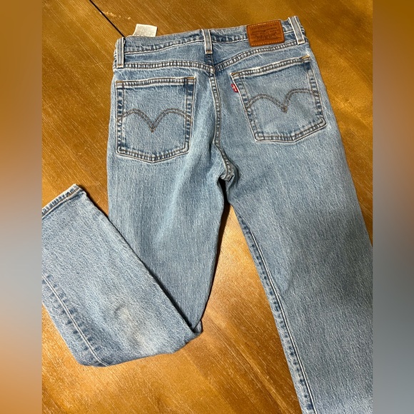 Levi’s Wedgie Straight Crop Jeans - Picture 4 of 4